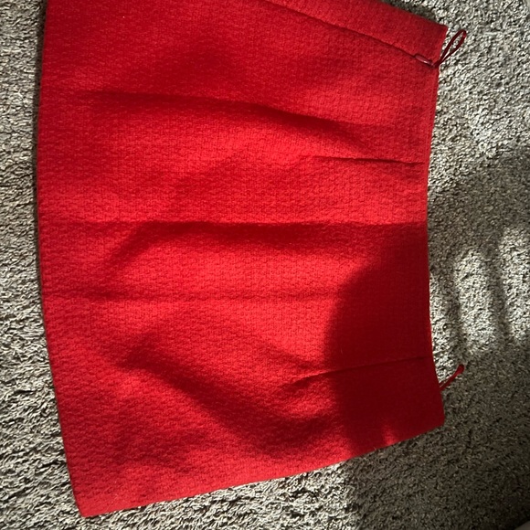 Zara red skirt, brand new felt like material perfect condition - Picture 2 of 4